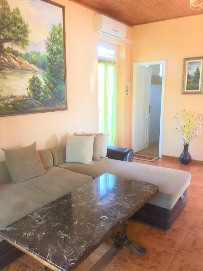 Big Apartman Hajdúszoboszló Eksteriør bilde